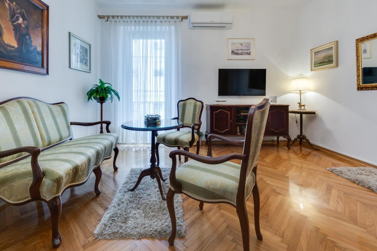 زادار Central Palace Apartment المظهر الخارجي الصورة